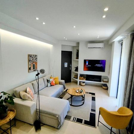 Floral Home 1 - Ground Floor Apt With Courtyard And Private Parking! Aten Exteriör bild