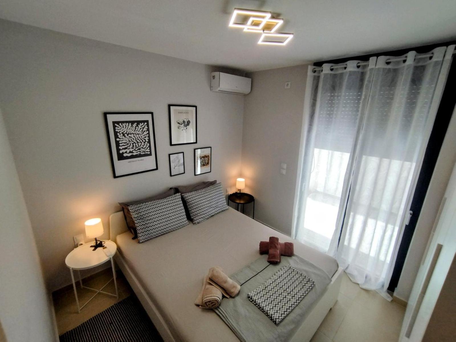 Floral Home 1 - Ground Floor Apt With Courtyard And Private Parking! Aten Exteriör bild
