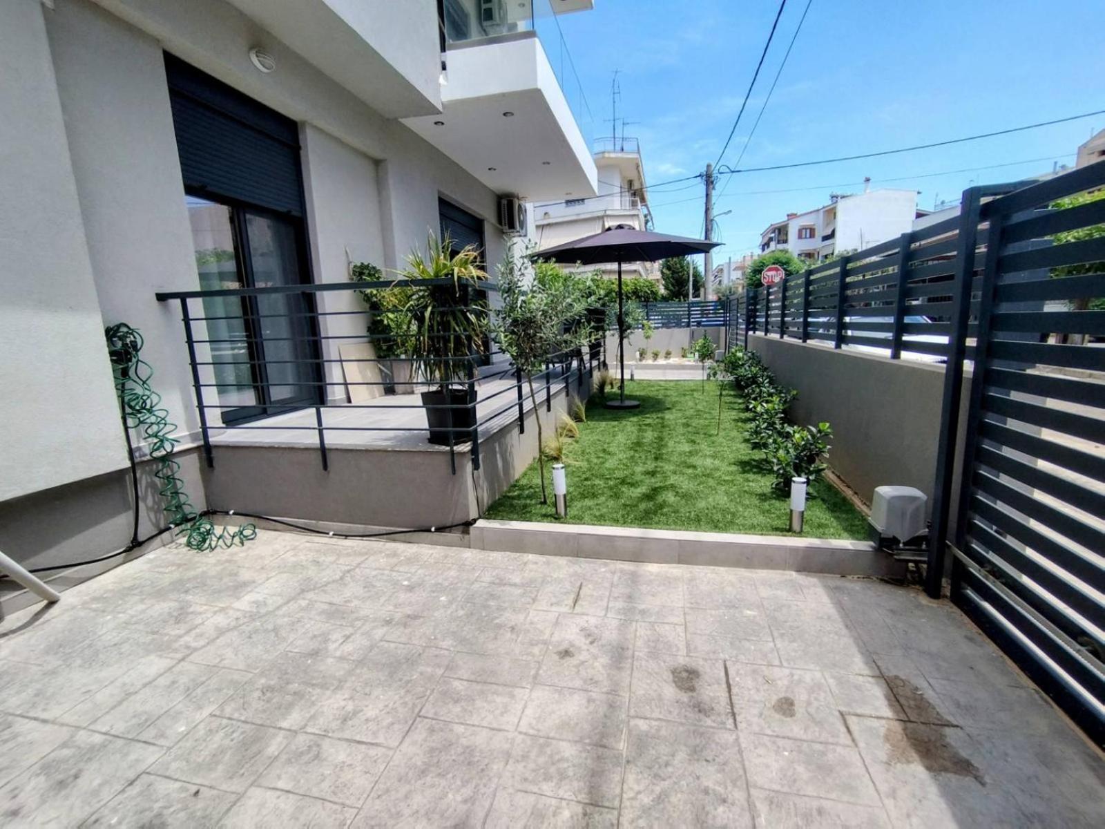 Floral Home 1 - Ground Floor Apt With Courtyard And Private Parking! Aten Exteriör bild