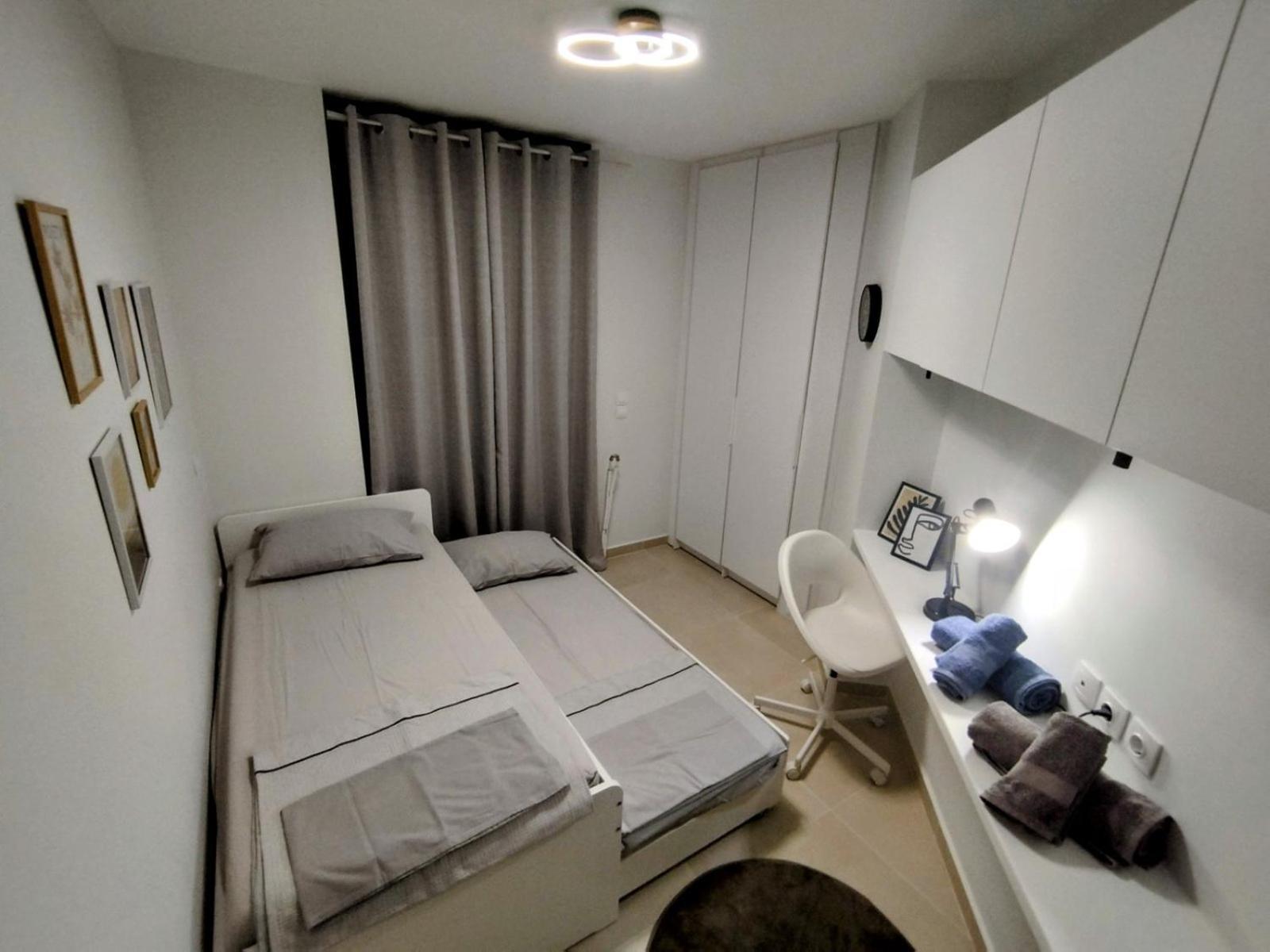 Floral Home 1 - Ground Floor Apt With Courtyard And Private Parking! Aten Exteriör bild
