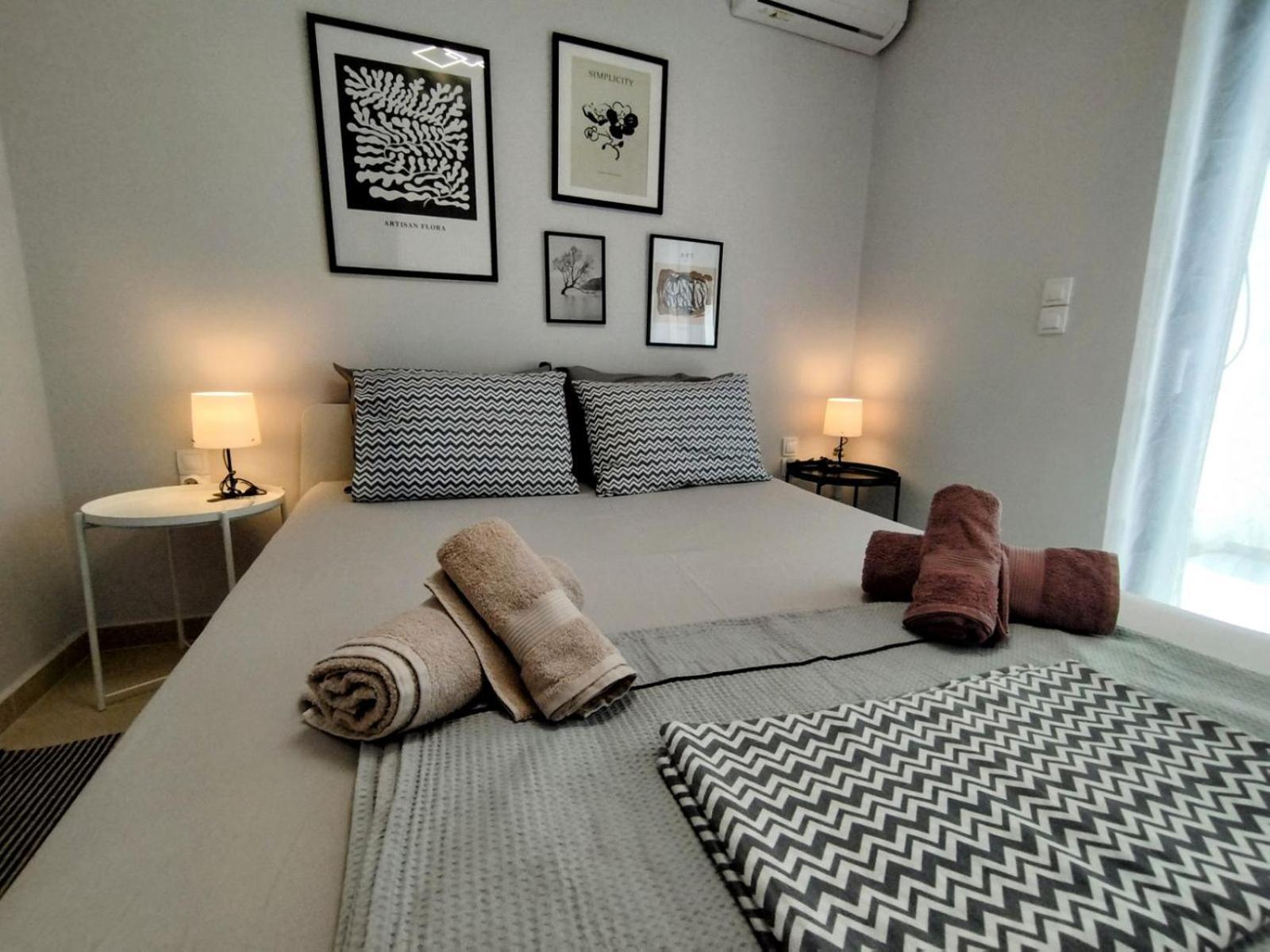 Floral Home 1 - Ground Floor Apt With Courtyard And Private Parking! Aten Exteriör bild