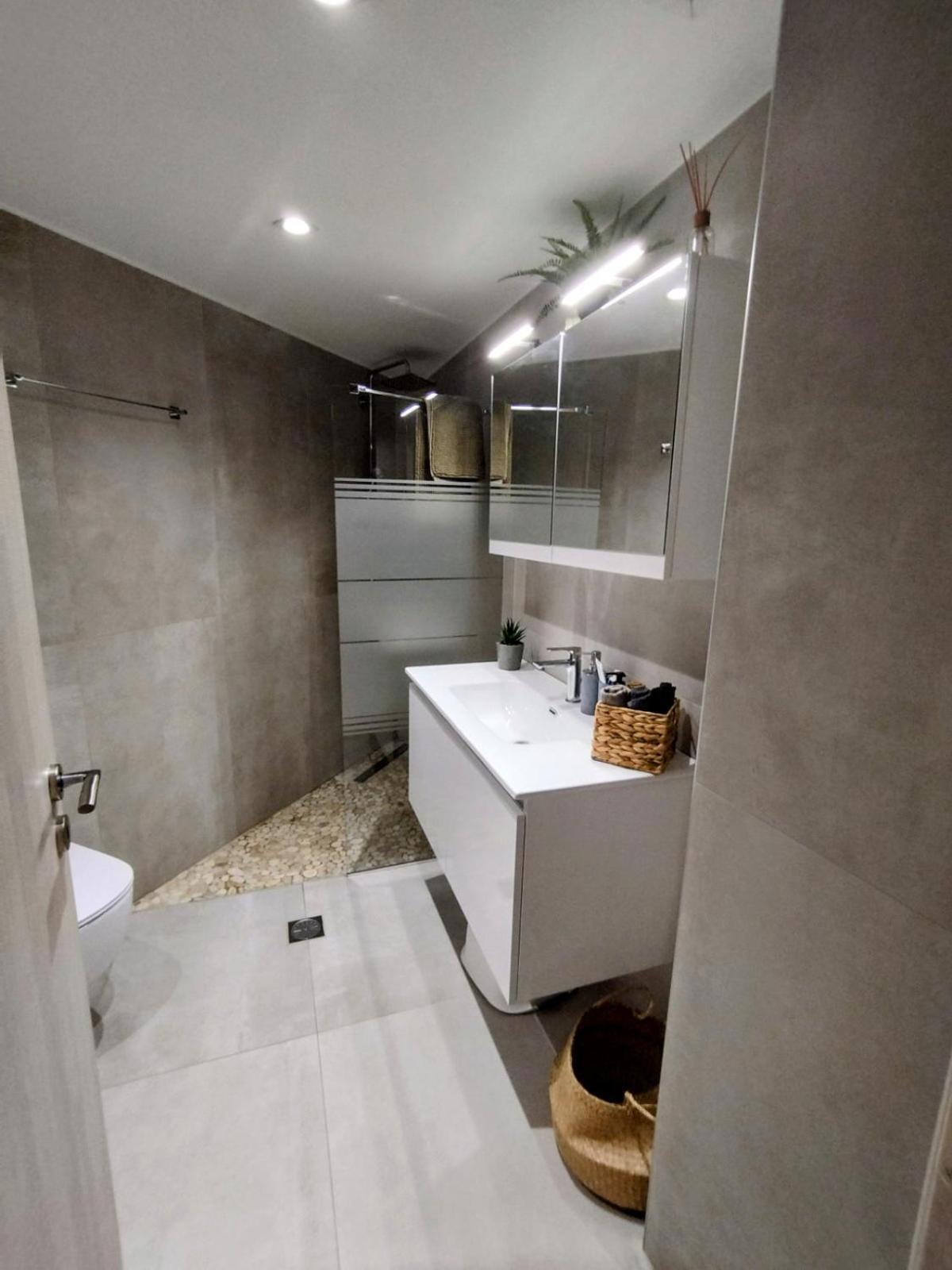 Floral Home 1 - Ground Floor Apt With Courtyard And Private Parking! Aten Exteriör bild