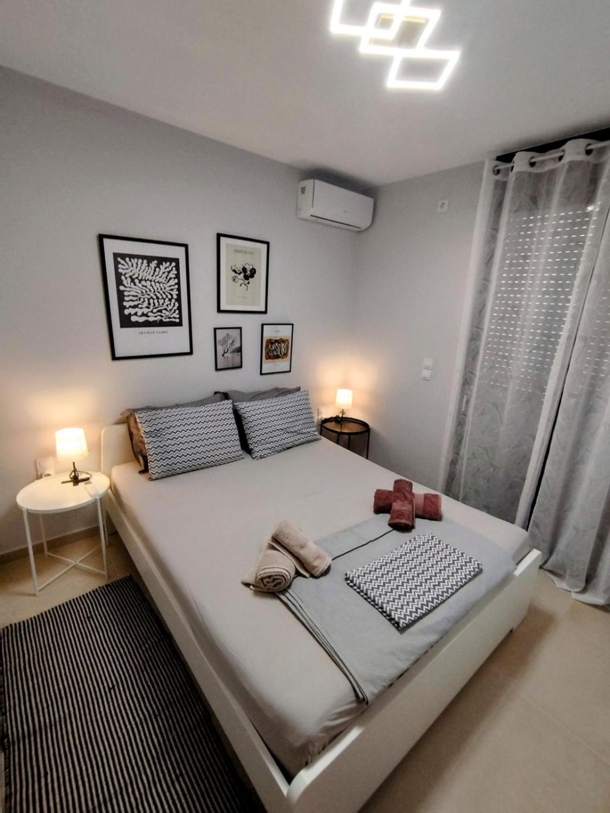 Floral Home 1 - Ground Floor Apt With Courtyard And Private Parking! Aten Exteriör bild